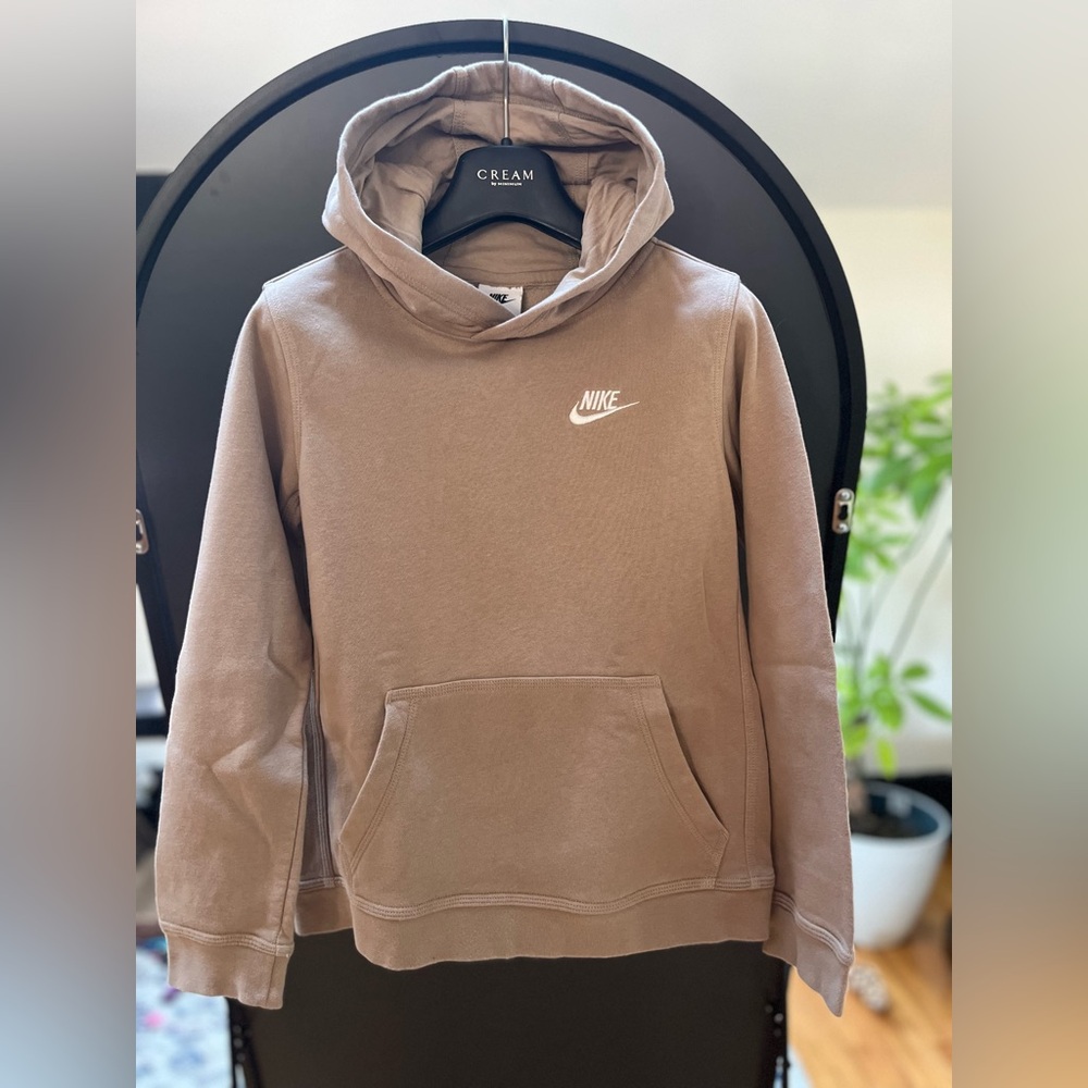 Nike Youth M size 10 slim fit Hoodie